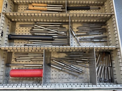 Drawer cabinet with contents - Image 28