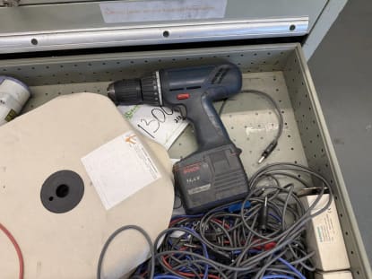Drawer cabinet with contents - Image 9