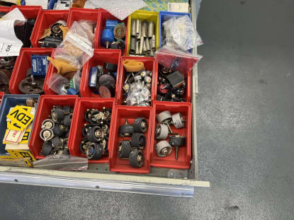 Drawer cabinet with contents - Image 18