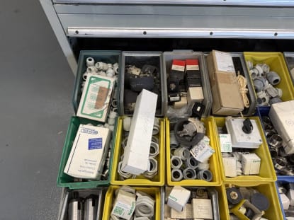 Drawer cabinet with contents - Image 22