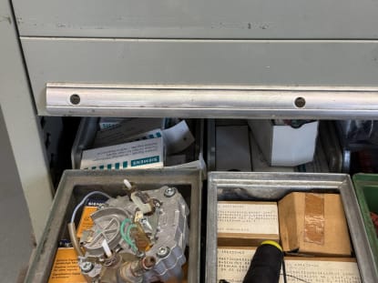 Schubladenschrank mit Inhalt - Image 28