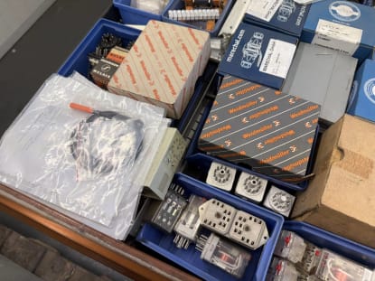 Schubladenschrank mit Inhalt - Image 10