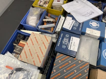 Schubladenschrank mit Inhalt - Image 11