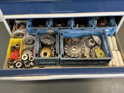 Schubladenschrank mit Inhalt - Image 40