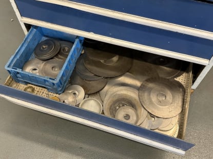 Schubladenschrank mit Inhalt - Image 50