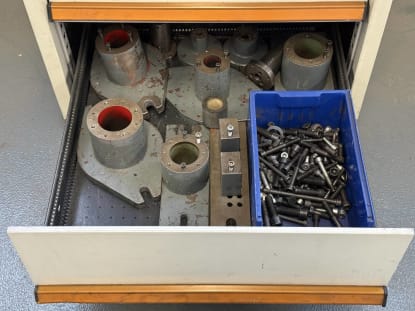 Drawer cabinet with contents - Image 13