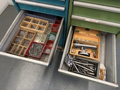 2 drawer cabinets with contents - Image 11