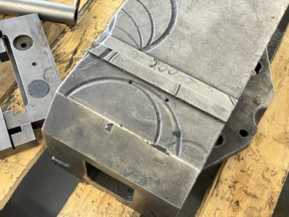 Vise - Image 5