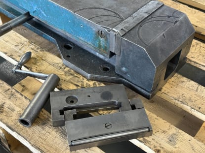 Vise - Image 6