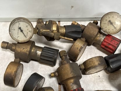 Lot of Gas Pressure Regulators - Image 3