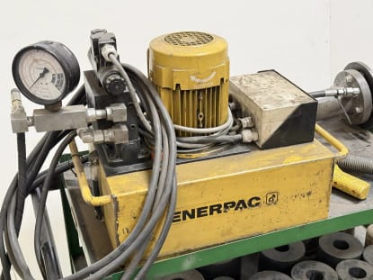 Hydraulic Pump with Accessories - Image 3