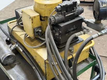 Hydraulic Pump with Accessories - Image 11