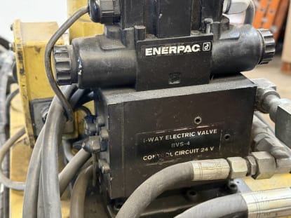 Hydraulic Pump with Accessories - Image 12