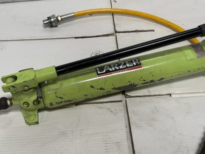 Hydraulic Hand Pump - Image 2
