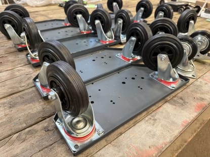 Lot of Heavy-Duty Swivel Castor Plates - Image 2