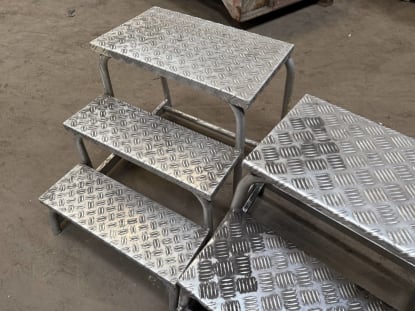 Lot of Work Platforms - Image 4