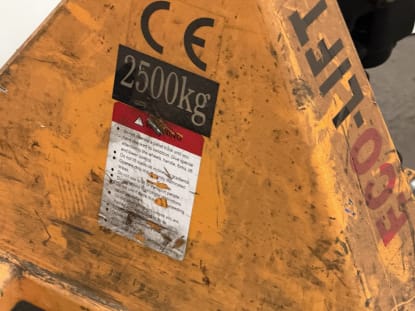 2 Pallet Trucks - Image 12