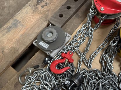 Lot of Chain Hoists + Crane Fork - Image 7