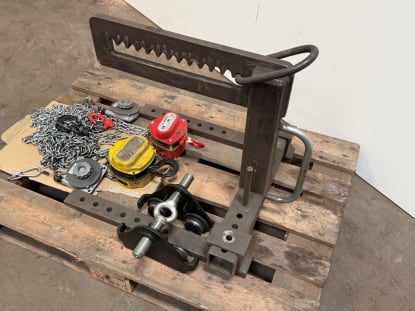 Lot of Chain Hoists + Crane Fork - Image 9