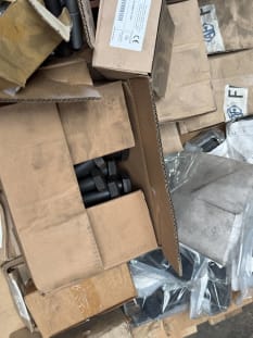 Lot of screws + assembly material - Image 10
