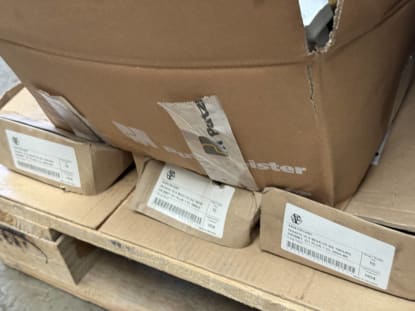 Lot of screws + assembly material - Image 15