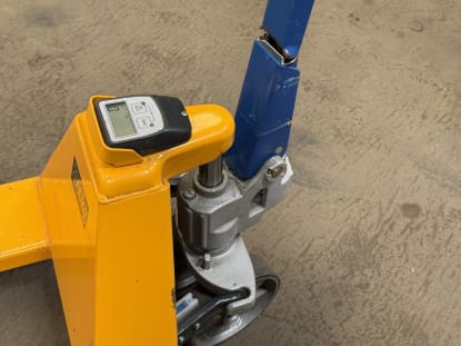 Pallet truck with integrated digital scale - Image 8