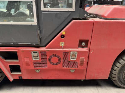 Gas forklift - Image 10