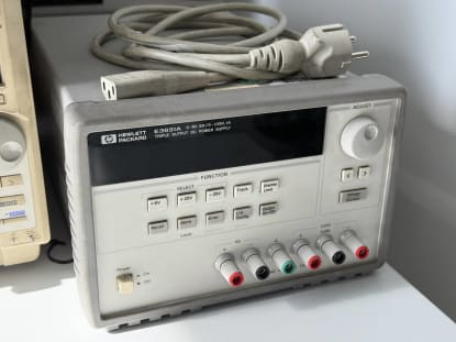 Lot of testing devices + measuring devices - Image 10