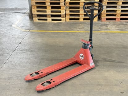 3 hand pallet trucks - Image 2