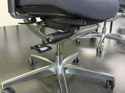 Desks with integrated drawer units - Image 7