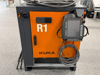 KUKA KR 22 R1610-2 /SEL Handling robot