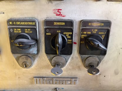 SCHULER P4 E2 SQ 1200 Mechanische Presse