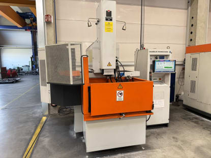 CHARMILLES TECHNOLOGIES Roboform 50 Senkerodiermaschine