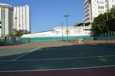 Cancha de tenis Club de golf photo