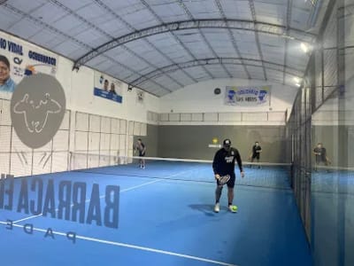 Barraca "El Sol": Canchas de Padel - Indumentaria deportiva - Accesorios para padel photo