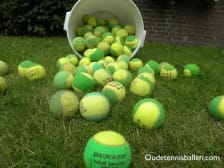 Oudetennisballen.com photo