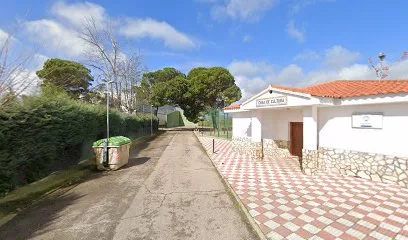 Pista de pádel y petanca photo