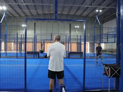 UNOmás App - Find Padel Players Effortlessly - to compete, to play and to train logo