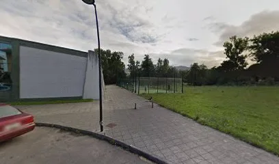 Pista Padel. La Encina de Cayón photo