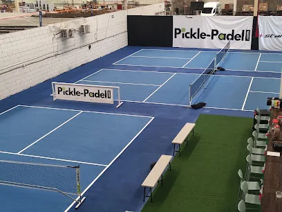 Maxima Padel & Pickleball Arena Full Indoor photo