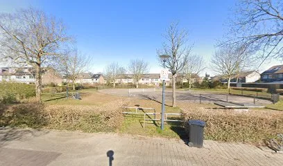 Tennisbaan & voetbalveld photo