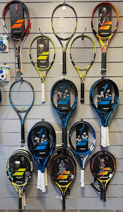 Advantage Tennisspeciaalzaak photo