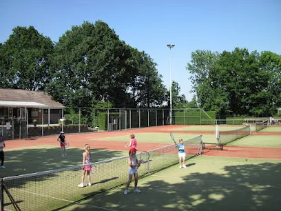 Tennisbaan valburg photo