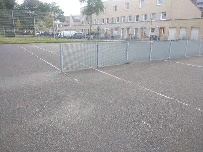 Tennisveld Raphael Lemkinstraat photo