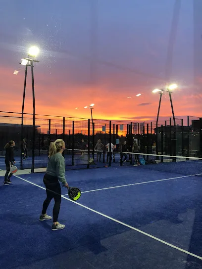 Peakz Padel Haarlem Haarlemmerstroom | Padelclub photo