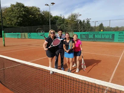 Twit Tennis Vakanties logo