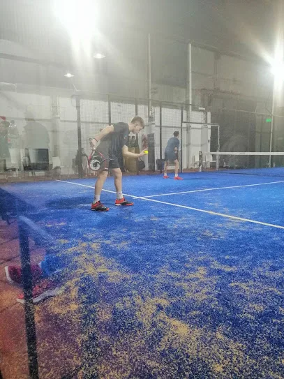 La Fabrica Padel Indoor photo