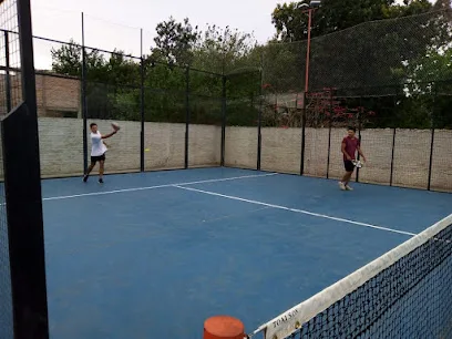 Cristal Padel Empedrado photo