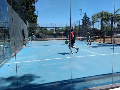 Les Courts - Tenis, Padel y Squash photo