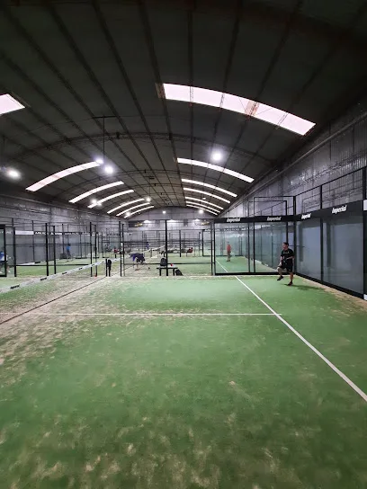 Aguaducho Padel Indoor photo
